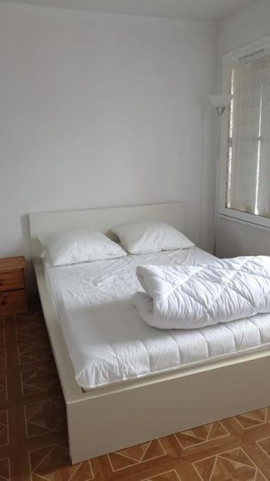 Maison De Ville 102M2 3 Chambres Монтини-льо-Бретоньо Екстериор снимка